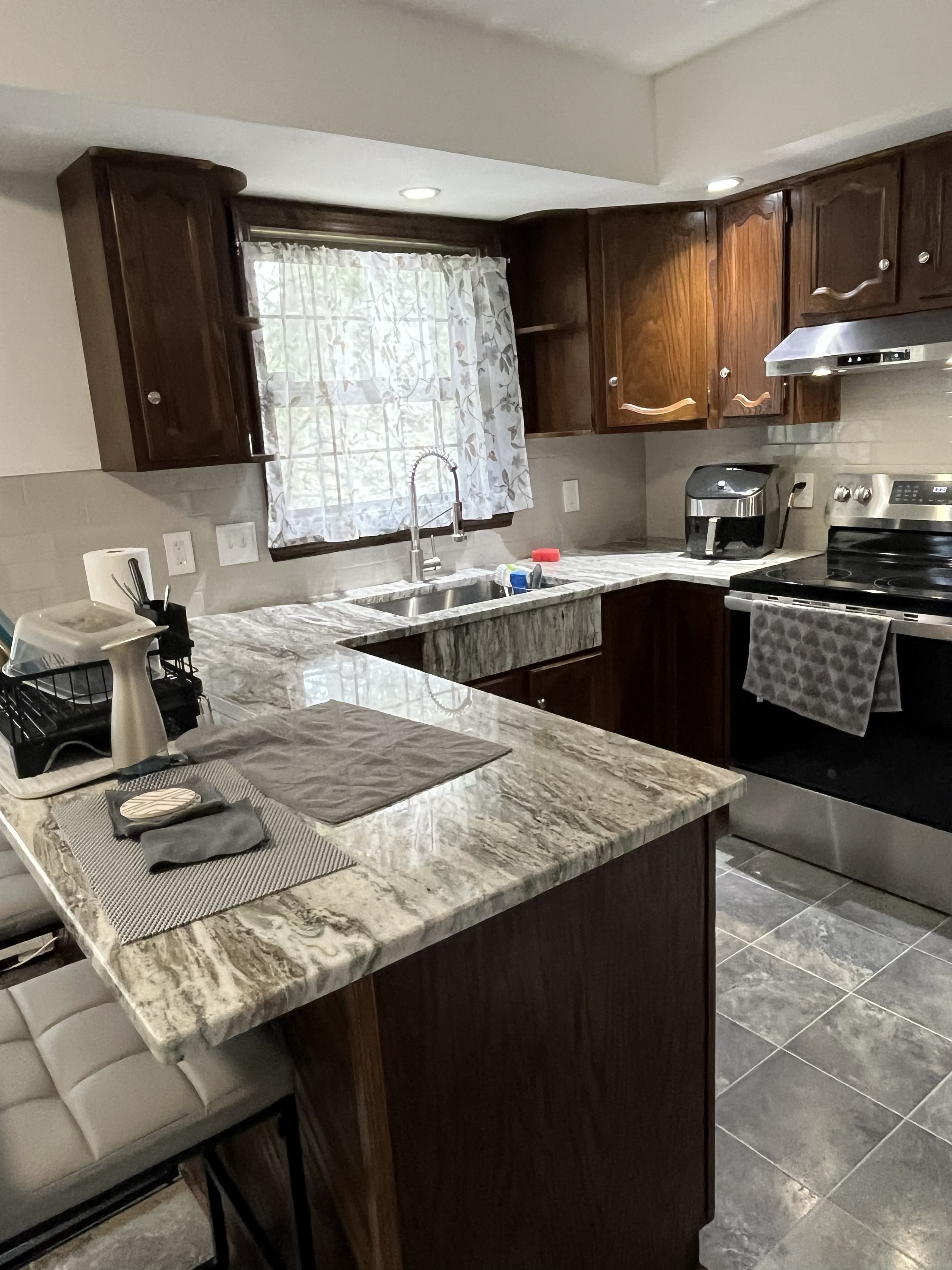 Countertop showroom photo 11